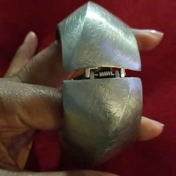 Chunky silver clasp bracelet - Picture 3 of 4